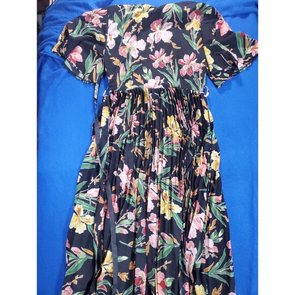Pretty Little Thing floral pleated midi Dress Hotsell Size 8  NEW - Picture 10 of 16